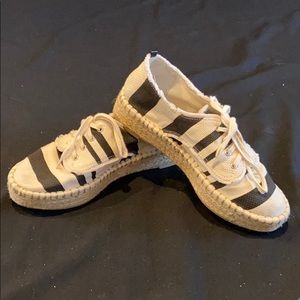 dv (dolce vita) black and white shoes